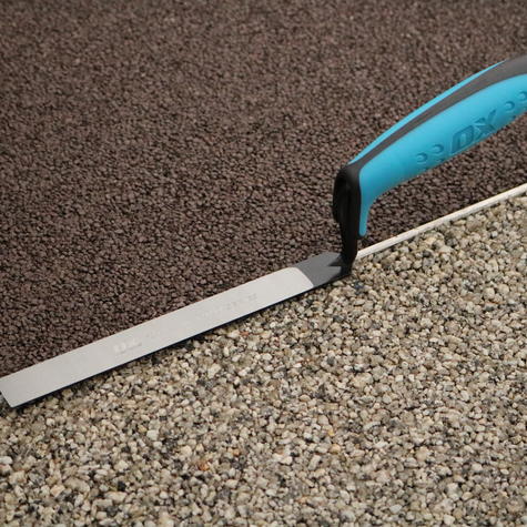 OX pro tuck trowel for resin bound installation 
