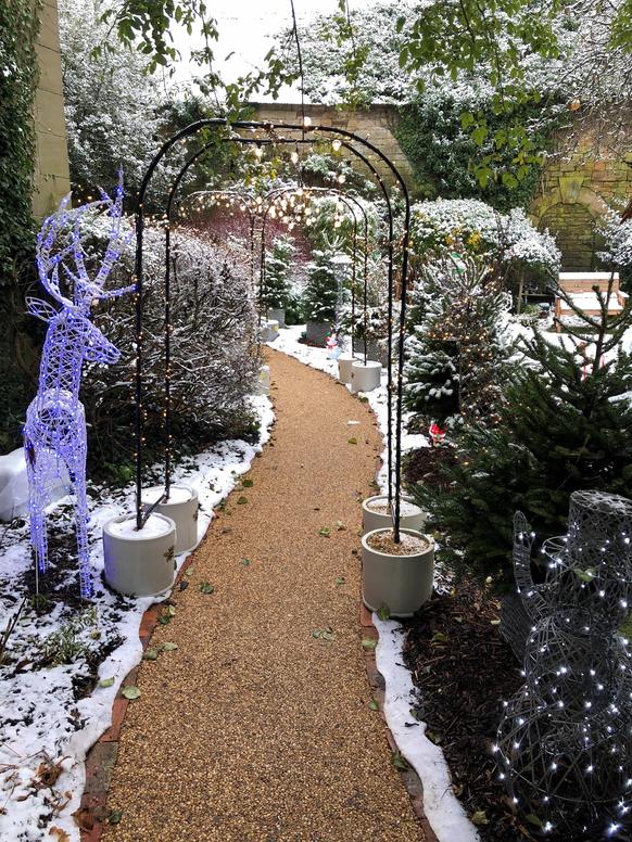 Gorgeous resin bound pathway in gardens for christmas using DALTEX